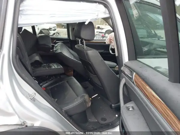 5UXWX9C56H0T11556 2017 BMW X3 - Image 8
