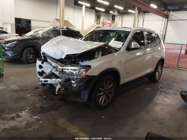 5UXWX9C57H0T12022 2017 BMW X3 - Image 2