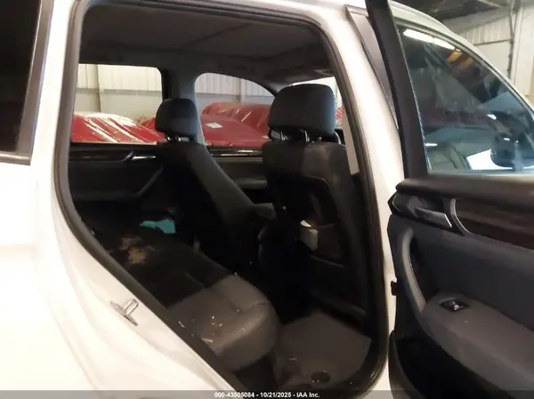5UXWX9C57H0T12022 2017 BMW X3 - Image 8