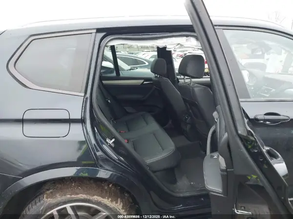 5UXWX9C58H0T13762 2017 BMW X3 - Image 8
