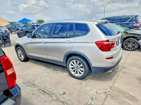 5UXWX9C59H0T12393 2017 BMW X3 - Image 2