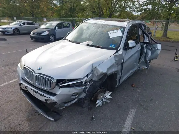 5UXWX9C5XG0D81773 2016 BMW X3 - Image 2
