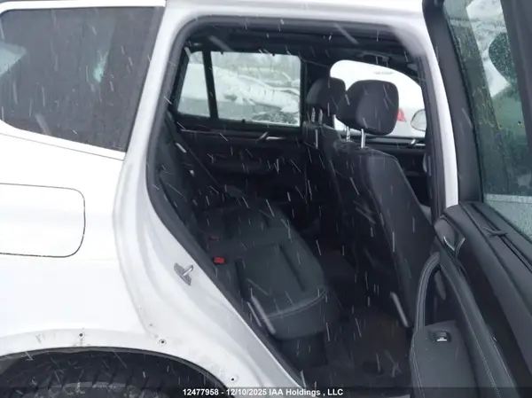 5UXWX9C5XH0T10555 2017 BMW X3 - Image 8