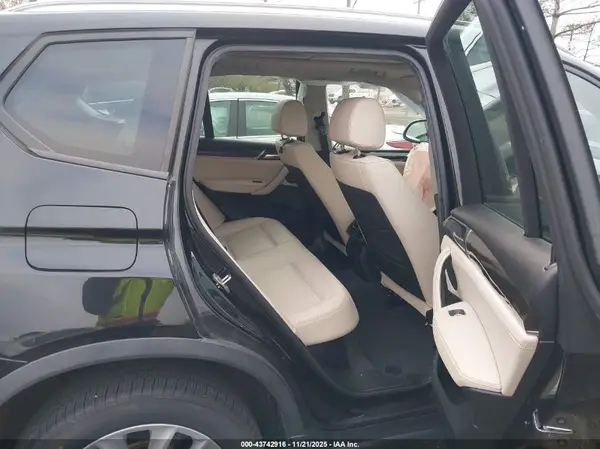 5UXWX9C5XH0T14637 2017 BMW X3 - Image 8