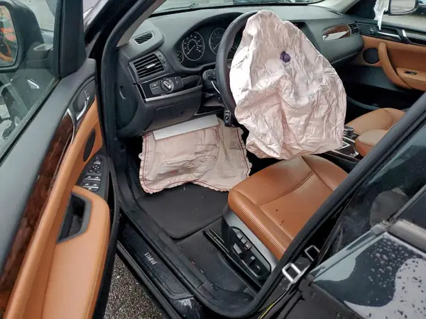 5UXWX9C5XH0T15643 2017 BMW X3 - Image 8