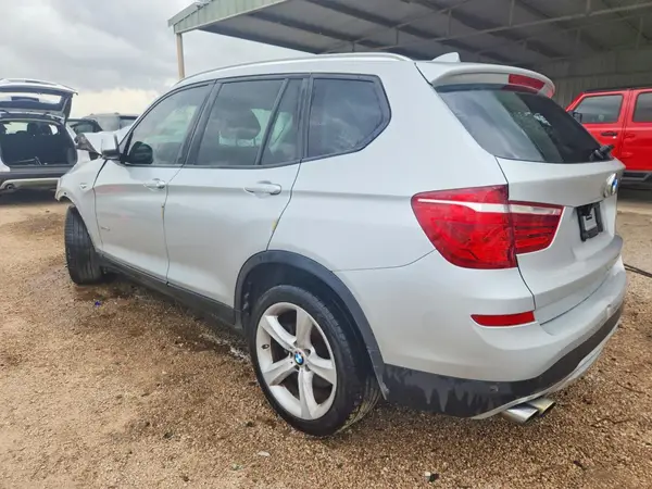 5UXWZ7C32H0V88766 2017 BMW X3 - Image 2