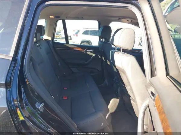 5UXWZ7C35H0V94741 2017 BMW X3 - Image 8