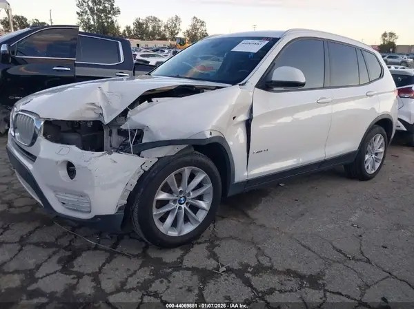 5UXWZ7C38H0V88853 2017 BMW X3 - Image 2