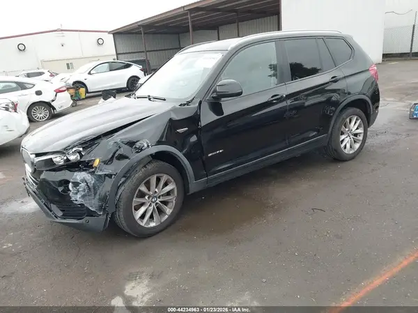 5UXWZ7C38H0V90134 2017 BMW X3 - Image 2