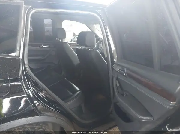 5UXWZ7C3XH0V88630 2017 BMW X3 - Image 8
