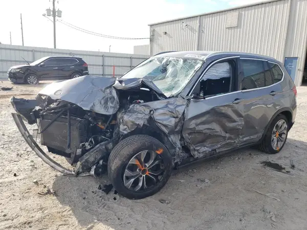 5UXWZ7C59H0U44777 2017 BMW X3 - Image 1