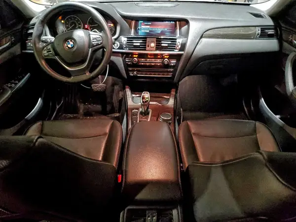 5UXXW3C3XH0T79135 2017 BMW X4 - Image 8