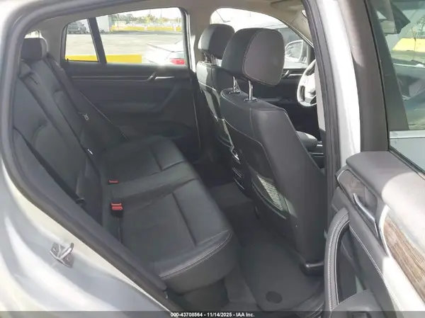 5UXXW3C3XH0T79913 2017 BMW X4 - Image 8