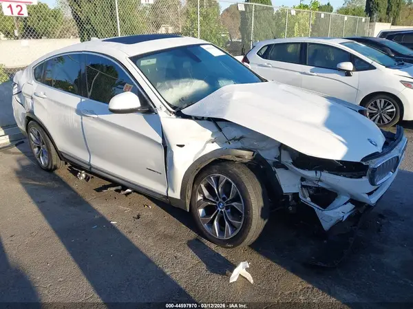 5UXXW3C50J0T80530 2018 BMW X4 - Image 1
