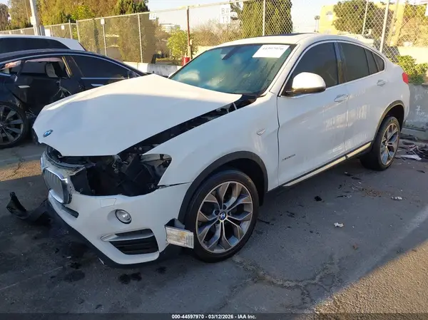 5UXXW3C50J0T80530 2018 BMW X4 - Image 2