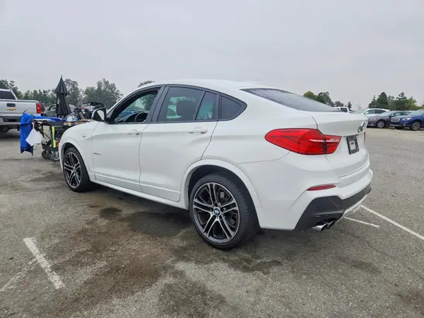 5UXXW3C50J0T80804 2018 BMW X4 - Image 2
