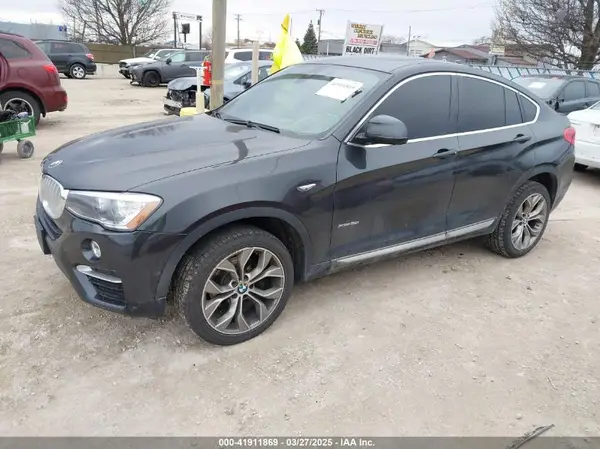 5UXXW3C50J0T82049 2018 BMW X4 - Image 2