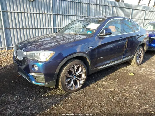 5UXXW3C50J0T82813 2018 BMW X4 - Image 2