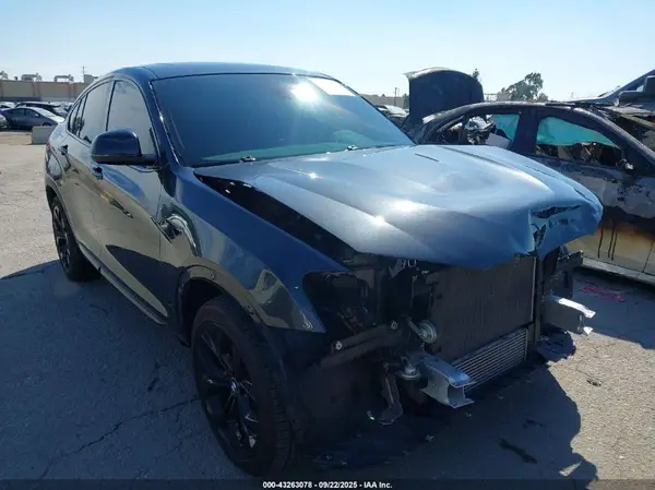 5UXXW3C50J0Z60358 2018 BMW X4 - Image 1