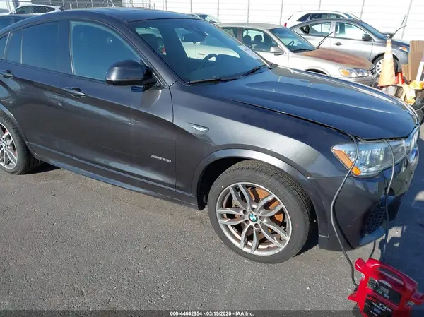 5UXXW3C50J0Z60411 2018 BMW X4 - Image 1