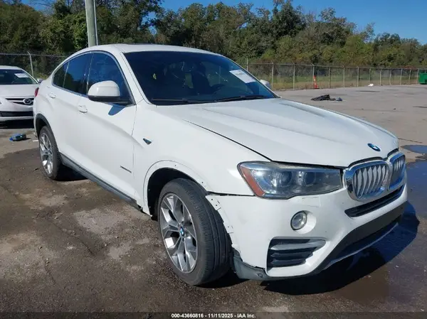 5UXXW3C51J0T82626 2018 BMW X4 - Image 1