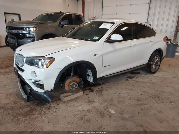 5UXXW3C51J0T82707 2018 BMW X4 - Image 2