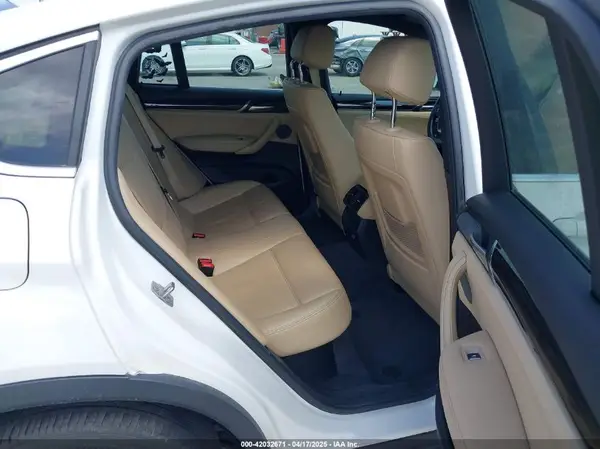 5UXXW3C52J0T82067 2018 BMW X4 - Image 8