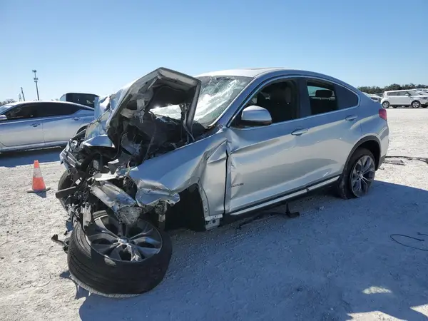 5UXXW3C53J0T81767 2018 BMW X4 - Image 1