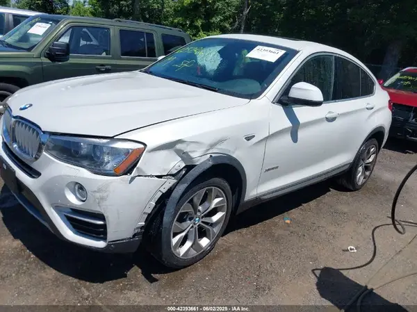 5UXXW3C53J0T82983 2018 BMW X4 - Image 2