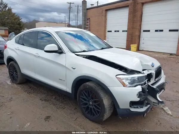 5UXXW3C54G0R20390 2016 BMW X4 - Image 1