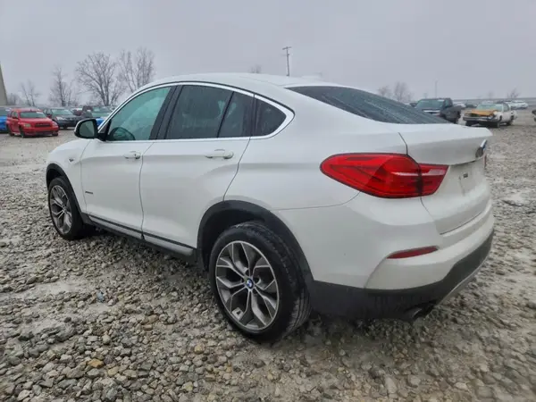 5UXXW3C54J0T80532 2018 BMW X4 - Image 2