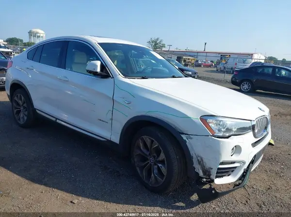 5UXXW3C54J0T82541 2018 BMW X4 - Image 1