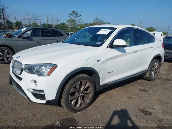 5UXXW3C54J0T82541 2018 BMW X4 - Image 2