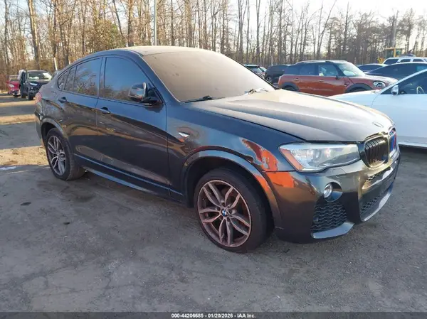 5UXXW3C55H0T77715 2017 BMW X4 - Image 1