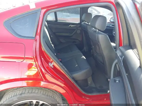 5UXXW3C55J0T80765 2018 BMW X4 - Image 8