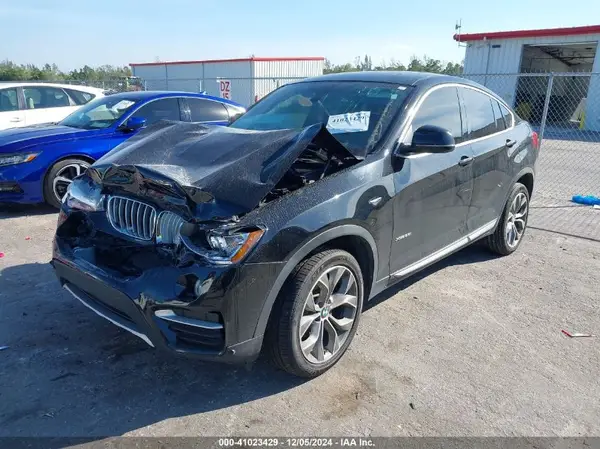 5UXXW3C55J0T82497 2018 BMW X4 - Image 2