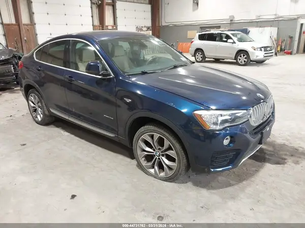 5UXXW3C55J0Y66170 2018 BMW X4 - Image 1