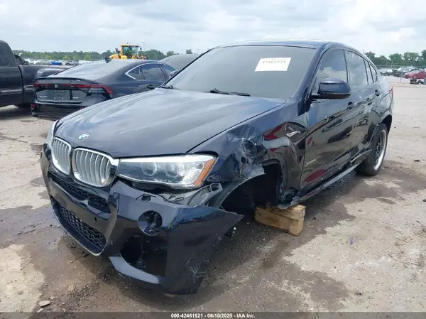 5UXXW3C55J0Z60677 2018 BMW X4 - Image 2
