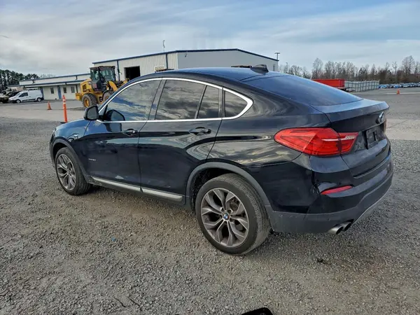 5UXXW3C56J0T81021 2018 BMW X4 - Image 2