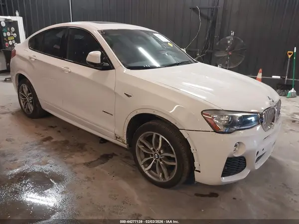 5UXXW3C56J0Z60218 2018 BMW X4 - Image 1