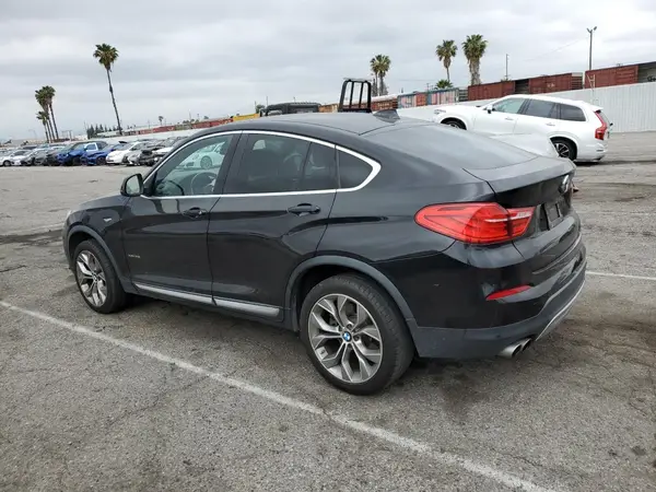 5UXXW3C57J0T82047 2018 BMW X4 - Image 2