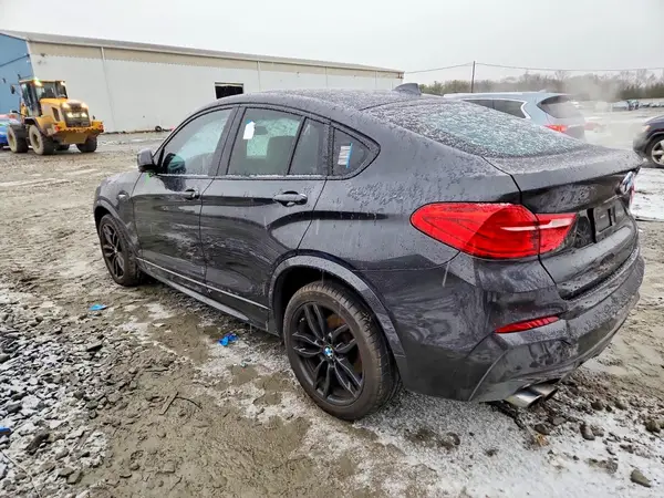 5UXXW3C59J0T81546 2018 BMW X4 - Image 2