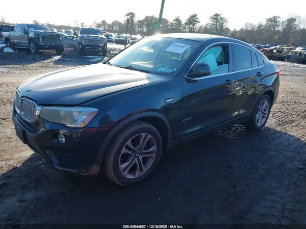 5UXXW3C5XG0R22810 2016 BMW X4 - Image 2
