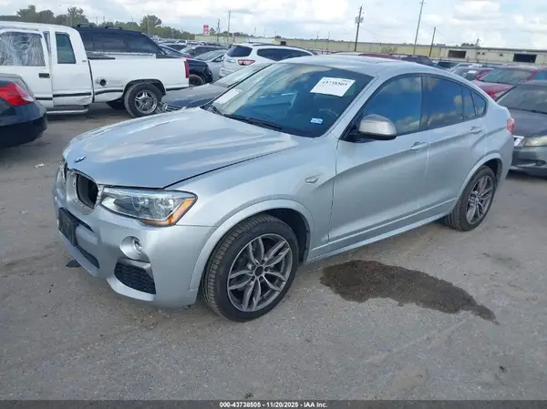 5UXXW7C30H0U26163 2017 BMW X4 - Image 2