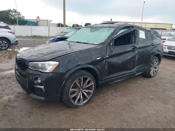 5UXXW7C33H0U26240 2017 BMW X4 - Image 2
