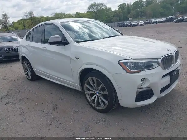 5UXXW7C3XH0U26168 2017 BMW X4 - Image 1