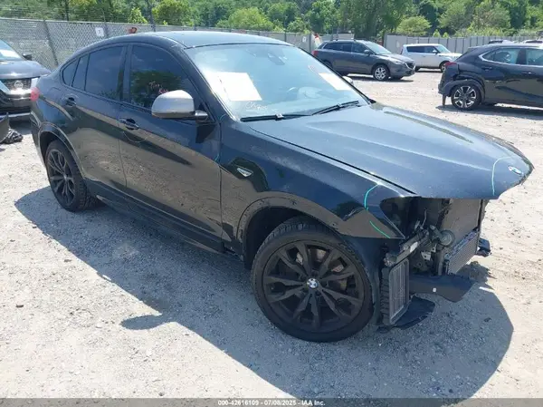 5UXXW7C3XH0U26543 2017 BMW X4 - Image 1