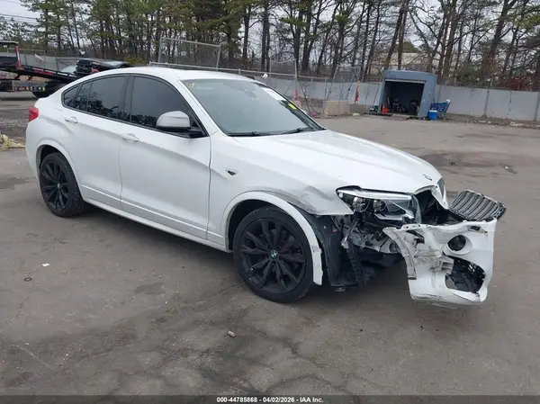 5UXXW7C53J0W64323 2018 BMW X4 - Image 1