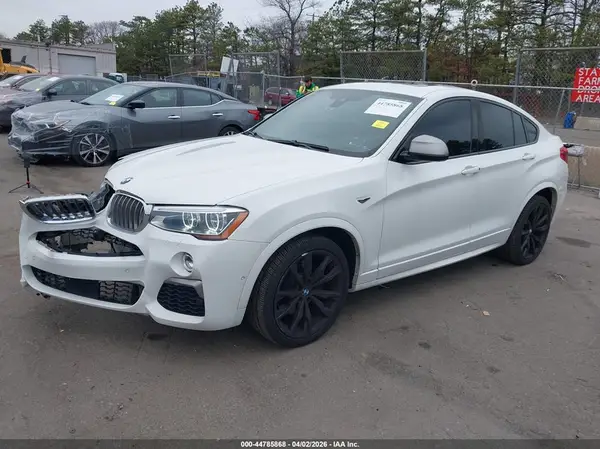 5UXXW7C53J0W64323 2018 BMW X4 - Image 2