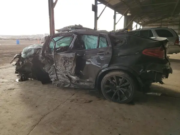 5UXXW7C53J0W64807 2018 BMW X4 - Image 2